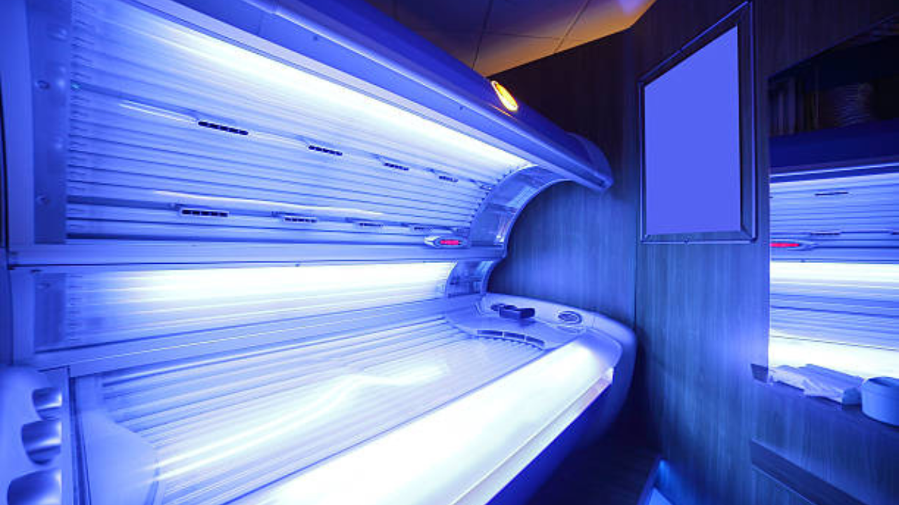 Can I Wear Headphones In A Tanning Bed